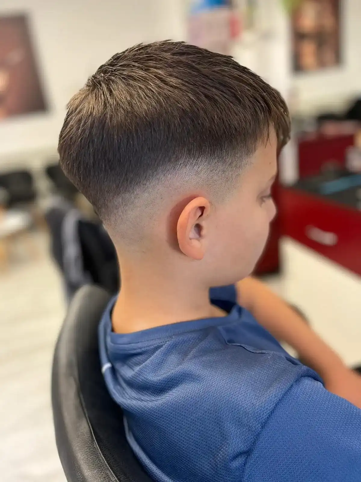 Tunsoare modernă pentru băiat, realizată la Nico Beauty Style în Sibiu
